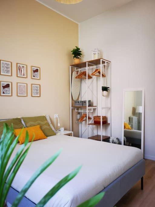 Sunny Flat 50 Meters From The Metro Leilighet Milano Eksteriør bilde