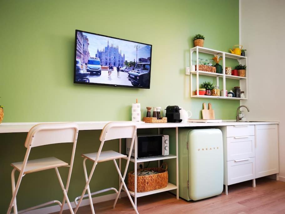 Sunny Flat 50 Meters From The Metro Leilighet Milano Eksteriør bilde