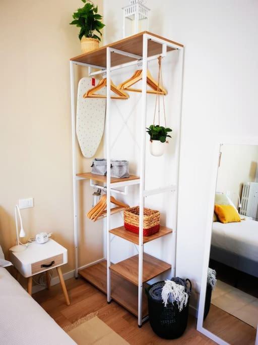 Sunny Flat 50 Meters From The Metro Leilighet Milano Eksteriør bilde