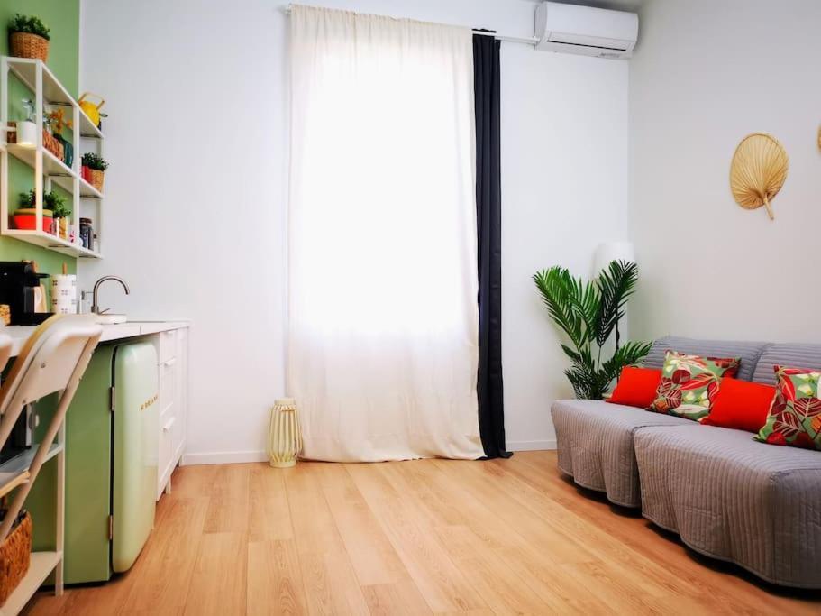Sunny Flat 50 Meters From The Metro Leilighet Milano Eksteriør bilde